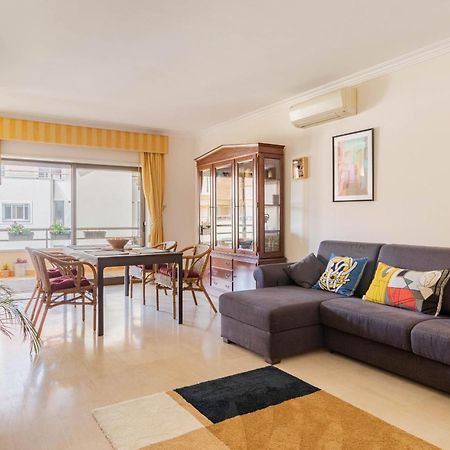 Central Cascais Apartment With Private Parking Экстерьер фото