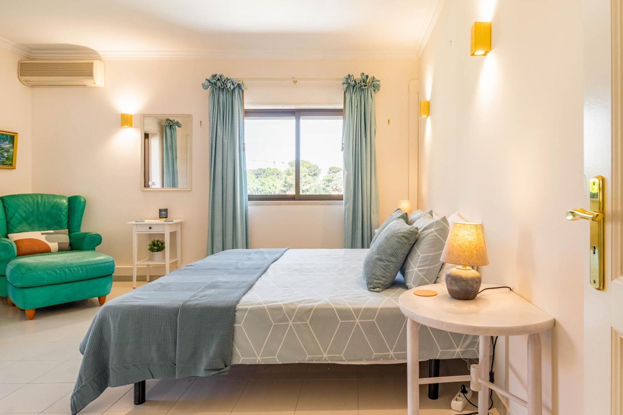 Central Cascais Apartment With Private Parking Экстерьер фото