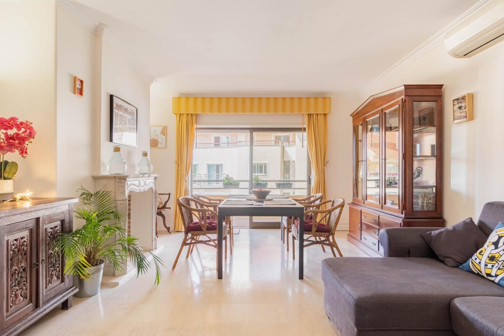 Central Cascais Apartment With Private Parking Экстерьер фото