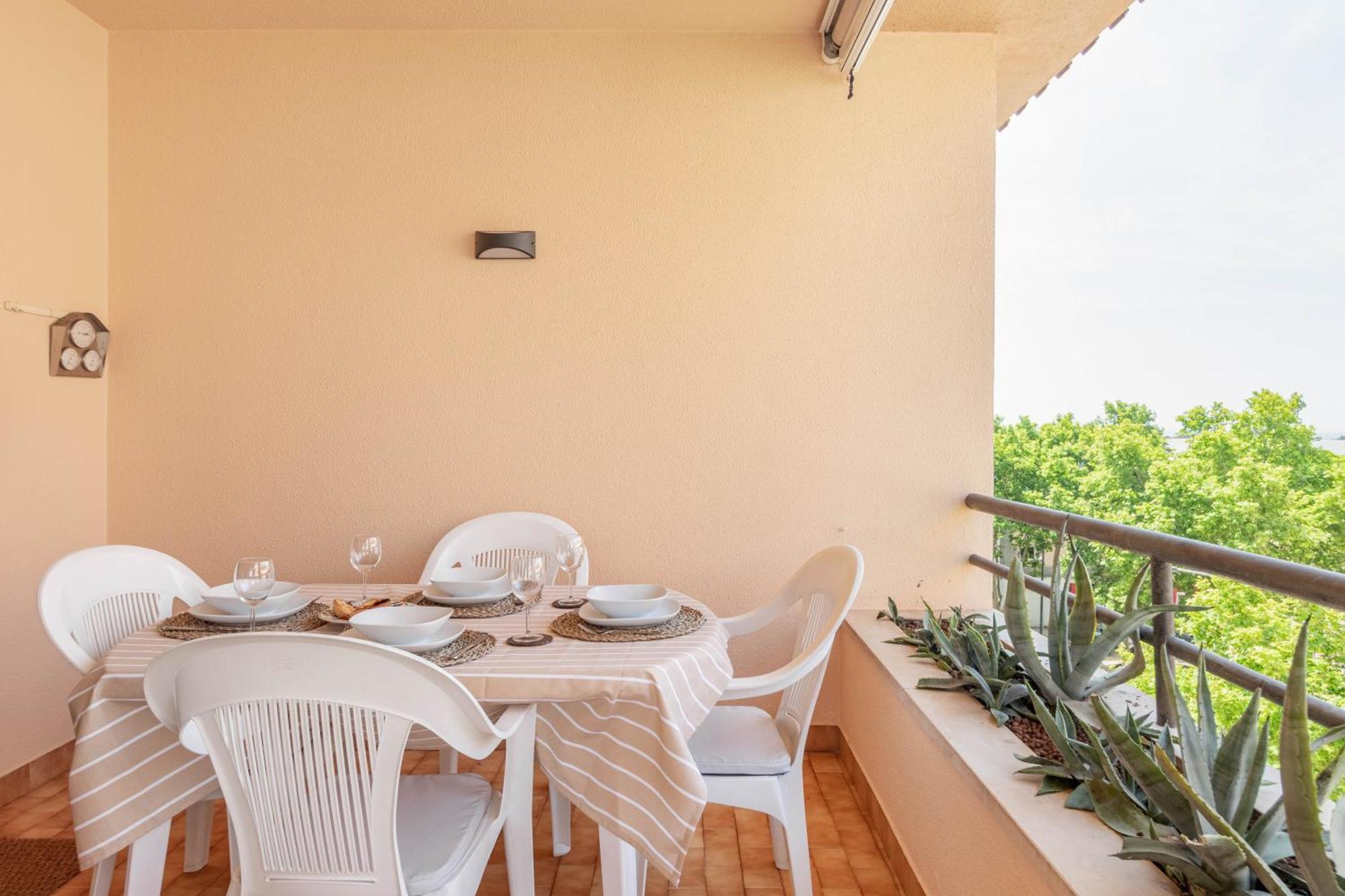 Central Cascais Apartment With Private Parking Экстерьер фото