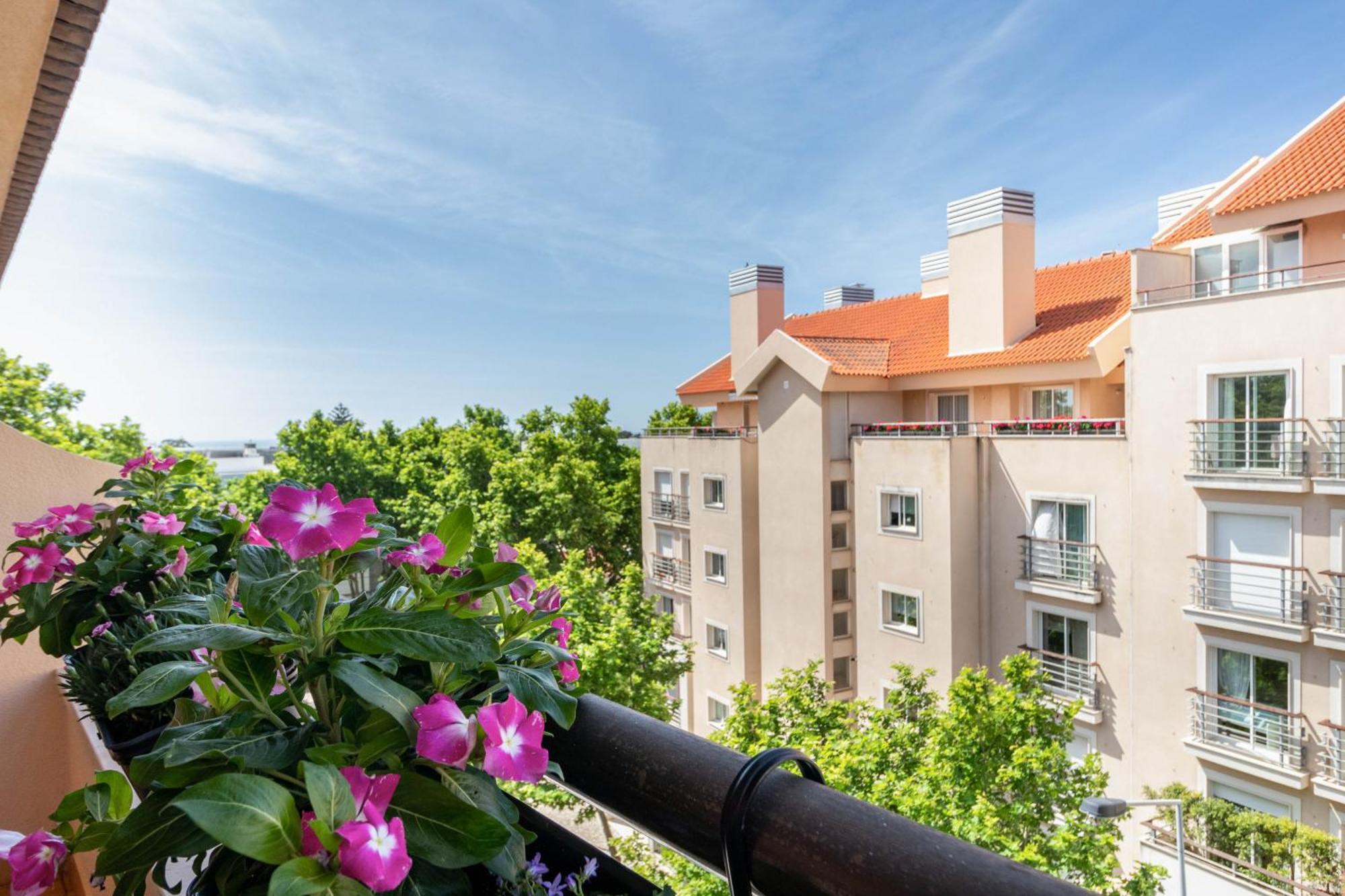 Central Cascais Apartment With Private Parking Экстерьер фото