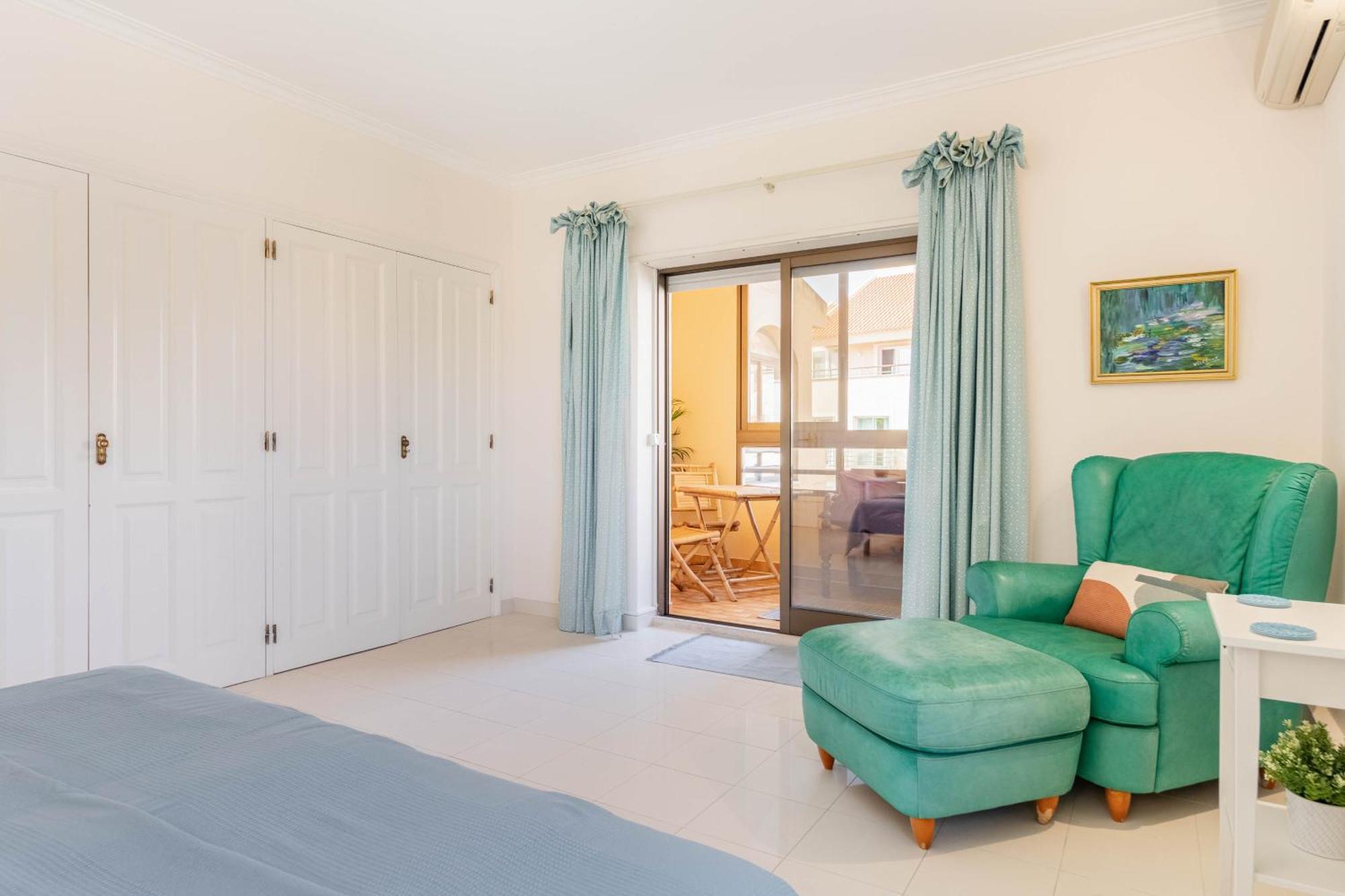 Central Cascais Apartment With Private Parking Экстерьер фото