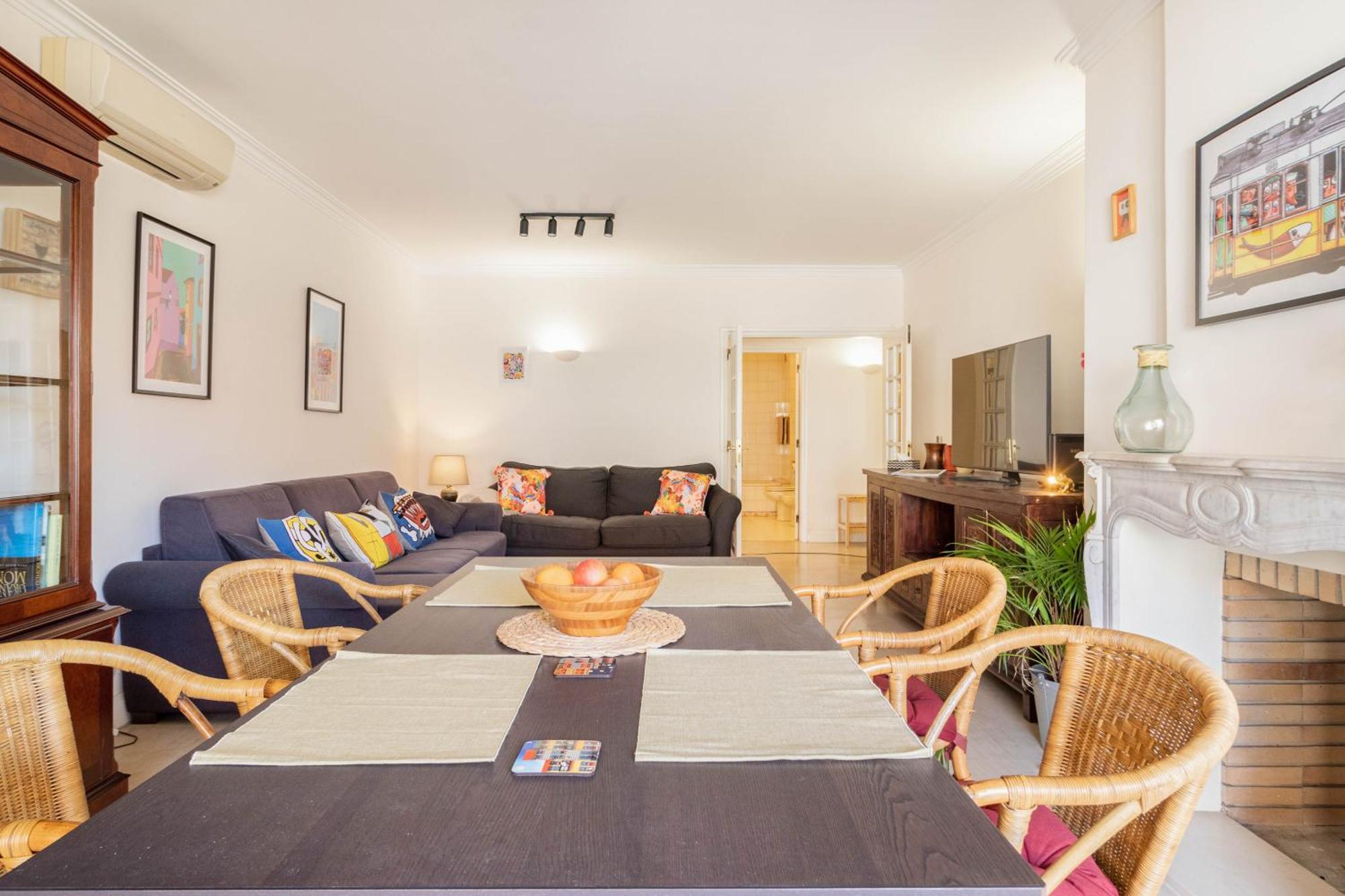 Central Cascais Apartment With Private Parking Экстерьер фото