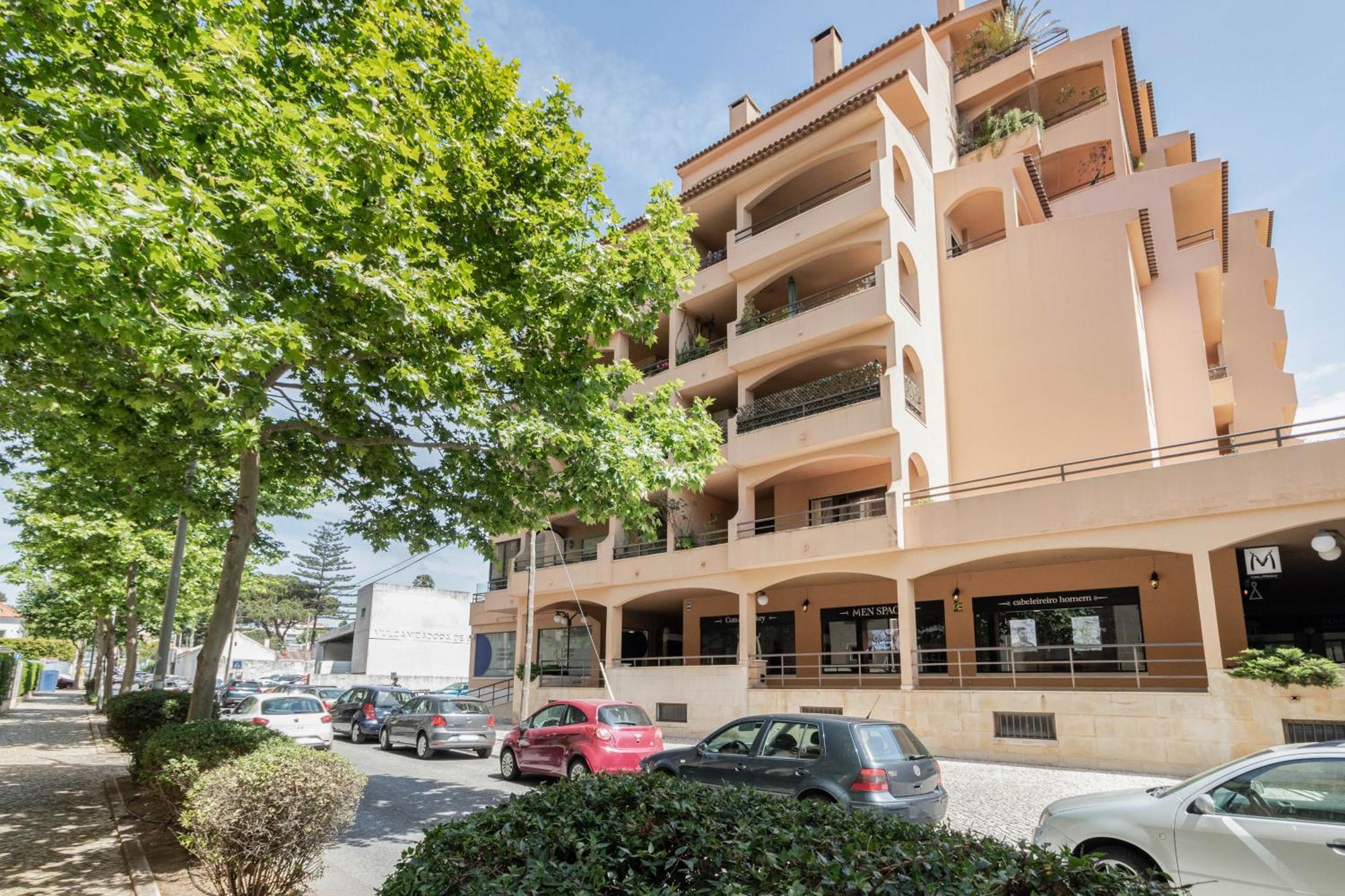 Central Cascais Apartment With Private Parking Экстерьер фото